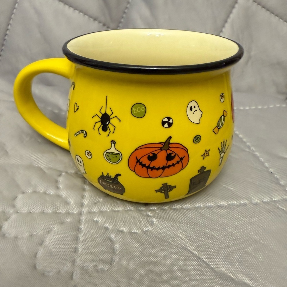 2/Yellow and Beige Halloween Theme Mugs - Picture 2 of 6